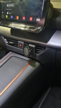 Preview: RS-Mount, fahrzeugspezifischer Handyhalter passend für Seat Cupra Born ab Baujahr 2021, Made in Germany